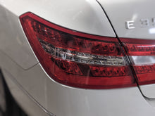 Load image into Gallery viewer, OUTER TAIL LIGHT LAMP E300 E350 E400 E550 E63 10 11 12 13 Left - NW288987