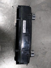 Load image into Gallery viewer, Temperature Controls Volkswagen Touareg 2013 - NW292629