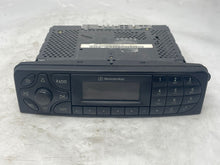 Load image into Gallery viewer, Radio Mercedes CLK320 C240 C320 C32 2001 01 2002 02 2003 03 2004 04 2005 05 - NW138417