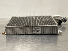 Load image into Gallery viewer, RADIATOR Vanden Pl XF XFR XJ XJL XJR 10 11 12 13 14 15 Left - NW293991