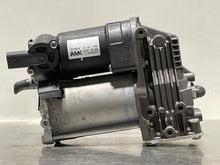 Load image into Gallery viewer, SUSPENSION AIR COMPRESSOR PUMP Vanden Pl XJ XJL XJR 2010-2014 - NW293608