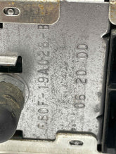 Load image into Gallery viewer, Radio EXPEDITION 2001 - NW135011
