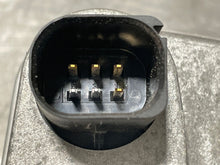 Load image into Gallery viewer, THROTTLE BODY Challenger Charger Magnum 2005 05 2006 06 2007 07 2008 08 - 12 - NW296530