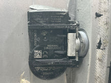 Load image into Gallery viewer, WHEEL RIM S60 V60 14 15 16 17x8 ALLOY - NW298001