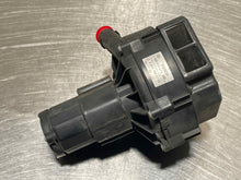 Load image into Gallery viewer, AIR INJECTION PUMP SMOG Mercedes CL500 G500 C320 ML320 98 99 00 01 02 03 04 - 06 - NW8138