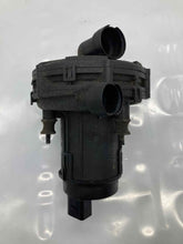Load image into Gallery viewer, AIR INJECTION PUMP SMOG Volkswagen Golf Beetle Jetta 1998 98 1999 99 00 01 - NW8283