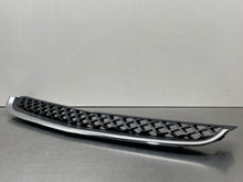 Load image into Gallery viewer, Grille Saturn Vue 2008 - NW98706