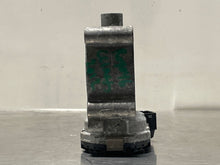 Load image into Gallery viewer, THROTTLE BODY Mercedes B200 2006 06 2007 07 2008 08 2009 09 2010 10 2011 11 - NW305488