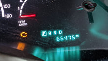 Load image into Gallery viewer, Speedometer Cluster Chrysler Pacifica 2005 - NW305432
