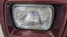 Load image into Gallery viewer, Headlight Lamp Assembly Jeep Cherokee 2000 - NW305165