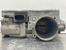 Load image into Gallery viewer, THROTTLE BODY Jaguar S Type 2000 00 01 02 03 - NW514655