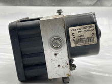Load image into Gallery viewer, ABS PUMP Volvo V70 S70 V40 05 06 07 - NW2868
