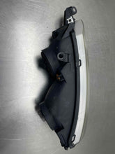 Load image into Gallery viewer, HEADLIGHT LAMP ASSEMBLY Toyota Solara 2002 02 2003 03 Right - NW313907