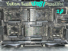 Load image into Gallery viewer, Fuse Box GMC Yukon 2009 - NW317802