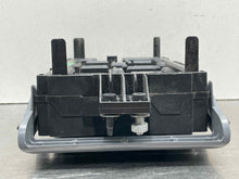 Load image into Gallery viewer, Fuse Box GMC Yukon 2009 - NW317802