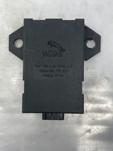 Load image into Gallery viewer, Window rain sensing computer Jaguar XK8 XJ8 2000 00 01 02 03 04 05 06 - NW33137
