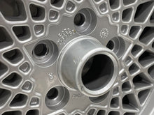 Load image into Gallery viewer, WHEEL Jaguar Xj6 Xjs 88 - 93 15" Alloy Diamond Spoke - NW318131