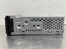 Load image into Gallery viewer, Radio Pathfinder 2001 01 AM FM Cassette - NW320241