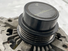 Load image into Gallery viewer, Alternator Lincoln MKC 2018 - NW319680
