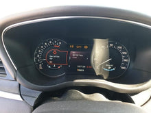 Load image into Gallery viewer, Transfer Case Lincoln MKC 2018 - NW320398