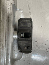 Load image into Gallery viewer, WHEEL ML320 ML350 R350 2006 06 2007 07 17x7.5 7 Spoke - NW200626