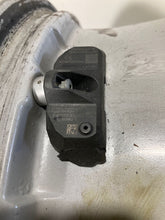 Load image into Gallery viewer, WHEEL ML320 ML350 R350 2006 06 2007 07 17x7.5 7 Spoke - NW200627