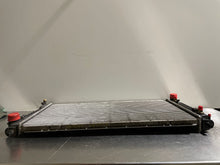 Load image into Gallery viewer, RADIATOR Ford F150 Pickup F250 Pickup 99 00 01 02 03 04 - NW131686