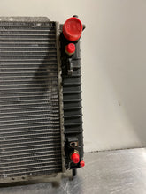 Load image into Gallery viewer, RADIATOR Ford F150 Pickup F250 Pickup 99 00 01 02 03 04 - NW131686