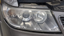 Load image into Gallery viewer, HEADLIGHT LAMP ASSEMBLY Saab 9-7x 05 06 07 08 09 Right - NW324944