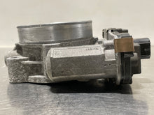 Load image into Gallery viewer, THROTTLE BODY Escalade Sierra 3500 06 07 08 - NW325195