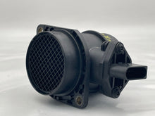 Load image into Gallery viewer, Mass Air Flow Sensor Meter MAF Q7 Beetle Golf Golf Cabriolet 00-11 - NW5634
