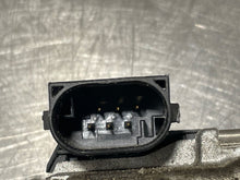 Load image into Gallery viewer, THROTTLE BODY Mercedes R350 R500 E350 C250 ML350 S400 2006 06 07 08 09 10 11 - NW178371