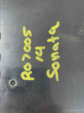 Load image into Gallery viewer, BODY CONTROL MODULE BCM COMPUTER Hyundai Sonata 12 13 14 - NW327372