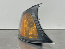 Load image into Gallery viewer, Parklamp BMW 325i 320i 330i 2002 02 2003 03 04 05 Right - NW328129