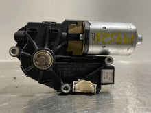 Load image into Gallery viewer, Sunroof Motor Jaguar X Type 2007 - NW167823