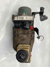Load image into Gallery viewer, POWER STEERING PUMP Nissan Pathfinder 2016 16 - NW329150