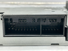 Load image into Gallery viewer, RADIO Land Rover Range Rover 05 06 07 08 09 AM FM CD - NW139423