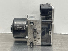 Load image into Gallery viewer, ABS Pump Volkswagen Touareg 2012 - NW329376