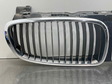 Load image into Gallery viewer, GRILLE BMW 760i Alpina 750i 2006 06 2007 07 2008 08 Upper - NW331089