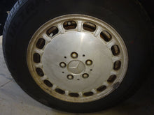 Load image into Gallery viewer, WHEEL 300E 420 350 560SEC 560SEL 16x6.5 88 89 90 91 - NW200629