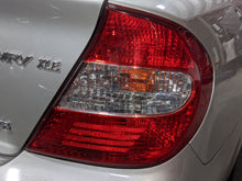 Load image into Gallery viewer, TAIL LIGHT LAMP ASSEMBLY Camry 2002 02 2003 03 2004 04 Right - NW332803