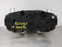 Load image into Gallery viewer, SPEEDOMETER CLUSTER Kia Sorento 2012 12 2013 13 - NW335244