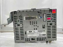 Load image into Gallery viewer, Radio Ford Taurus 2015 - NW135582