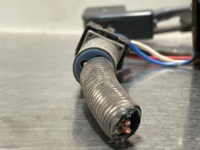 Load image into Gallery viewer, Suspension Air Compressor Pump Lincoln Navigator 2003 - NW8327