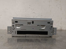 Load image into Gallery viewer, Radio Land Rover LR2 LR3 2008 08 2009 09 2010 10 2011 11 AM FM Cd Player - NW337932