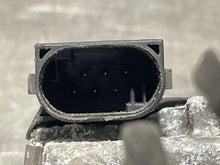 Load image into Gallery viewer, THROTTLE BODY S60 V70 S80 XC90 2001 01 02 03 04 05 06 - NW341546