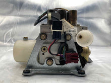 Load image into Gallery viewer, CONVERTIBLE TOP MOTOR CLK320 CLK430 CLK500 CLK55 01 02 03 - NW345089