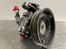 Load image into Gallery viewer, POWER STEERING PUMP Land Rover LR2 2008 08 2009 09 2010 10 2011 11 - NW163979