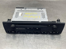 Load image into Gallery viewer, RADIO BMW X3 2004 04 2005 05 AM FM CD - NW136753