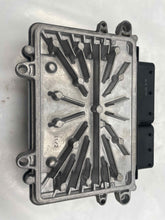 Load image into Gallery viewer, ECU ECM COMPUTER Volvo C30 V40 V70 2006 06 2007 07 08 - NW63196